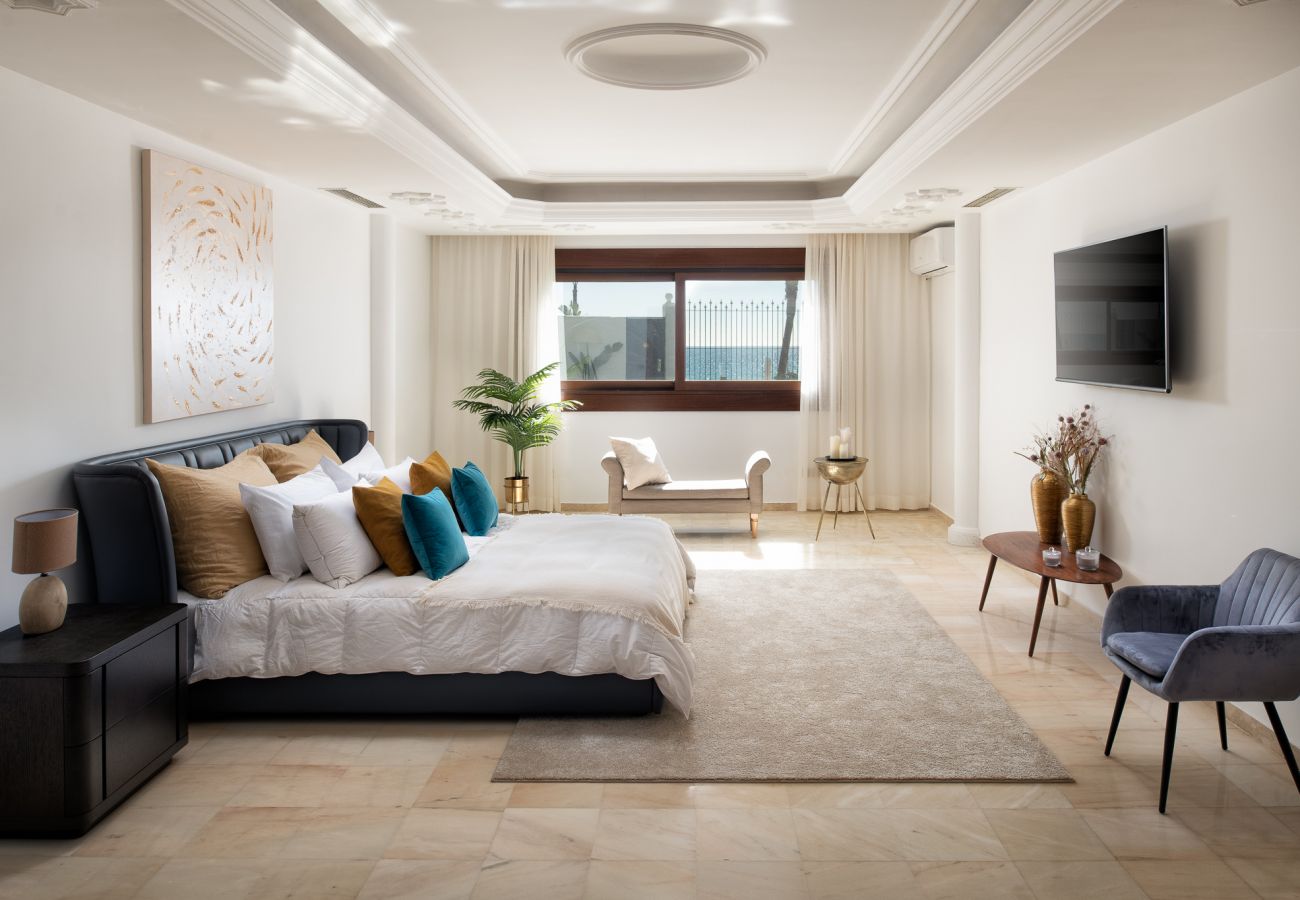 Villa in Marbella - Villa del Agua, right on Marbella's Beach Boulevar