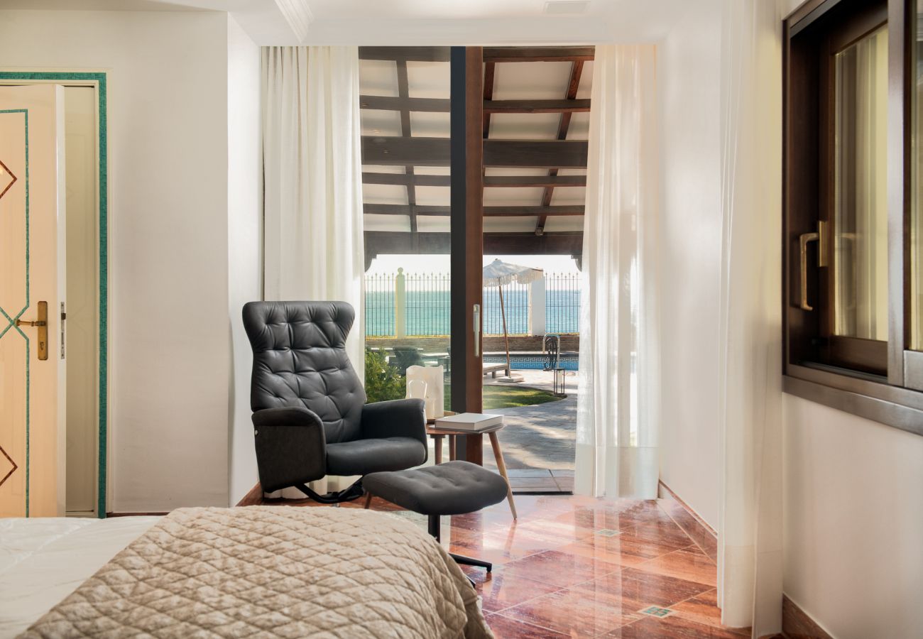 Villa in Marbella - Villa del Agua, right on Marbella's Beach Boulevar