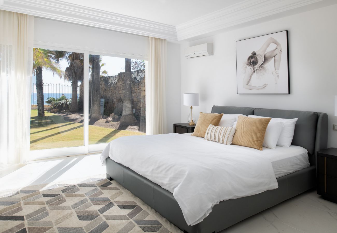 Villa in Marbella - Villa del Agua, right on Marbella's Beach Boulevar
