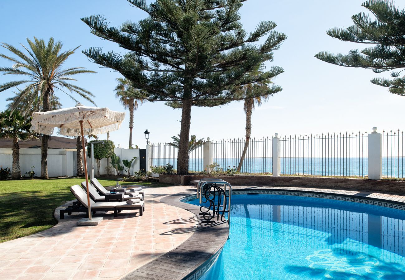 Villa in Marbella - Villa del Agua, right on Marbella's Beach Boulevar