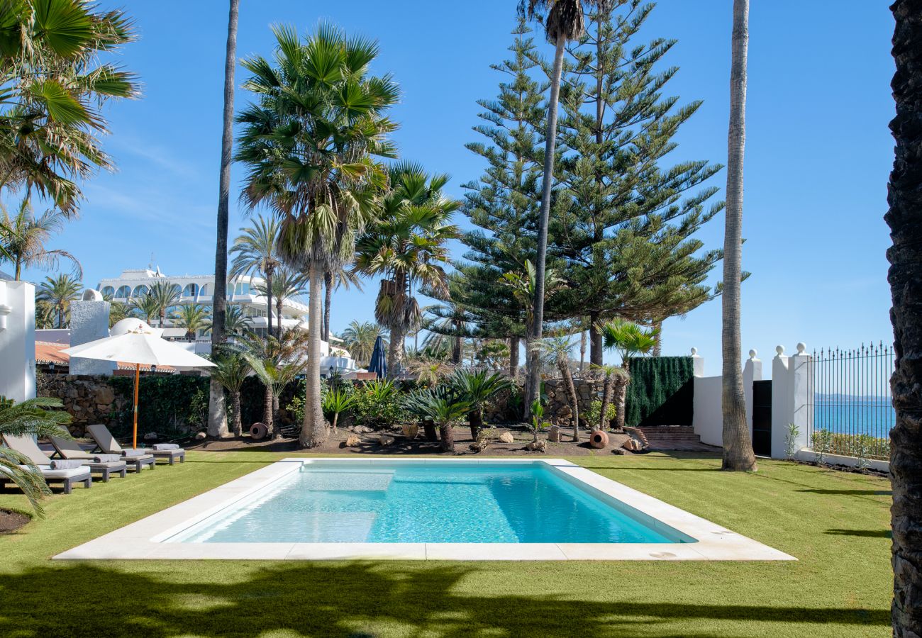 Villa in Marbella - Villa del Agua, right on Marbella's Beach Boulevar