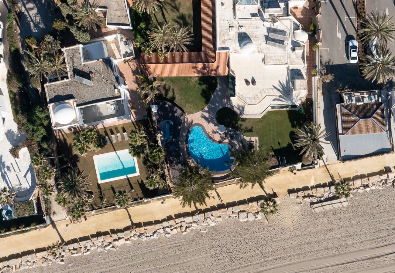 Villa in Marbella - Villa del Agua, right on Marbella's Beach Boulevar