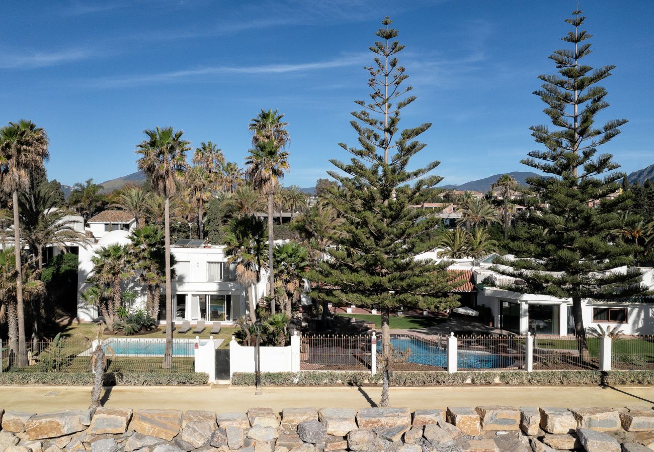 Villa in Marbella - Villa del Agua, right on Marbella's Beach Boulevar