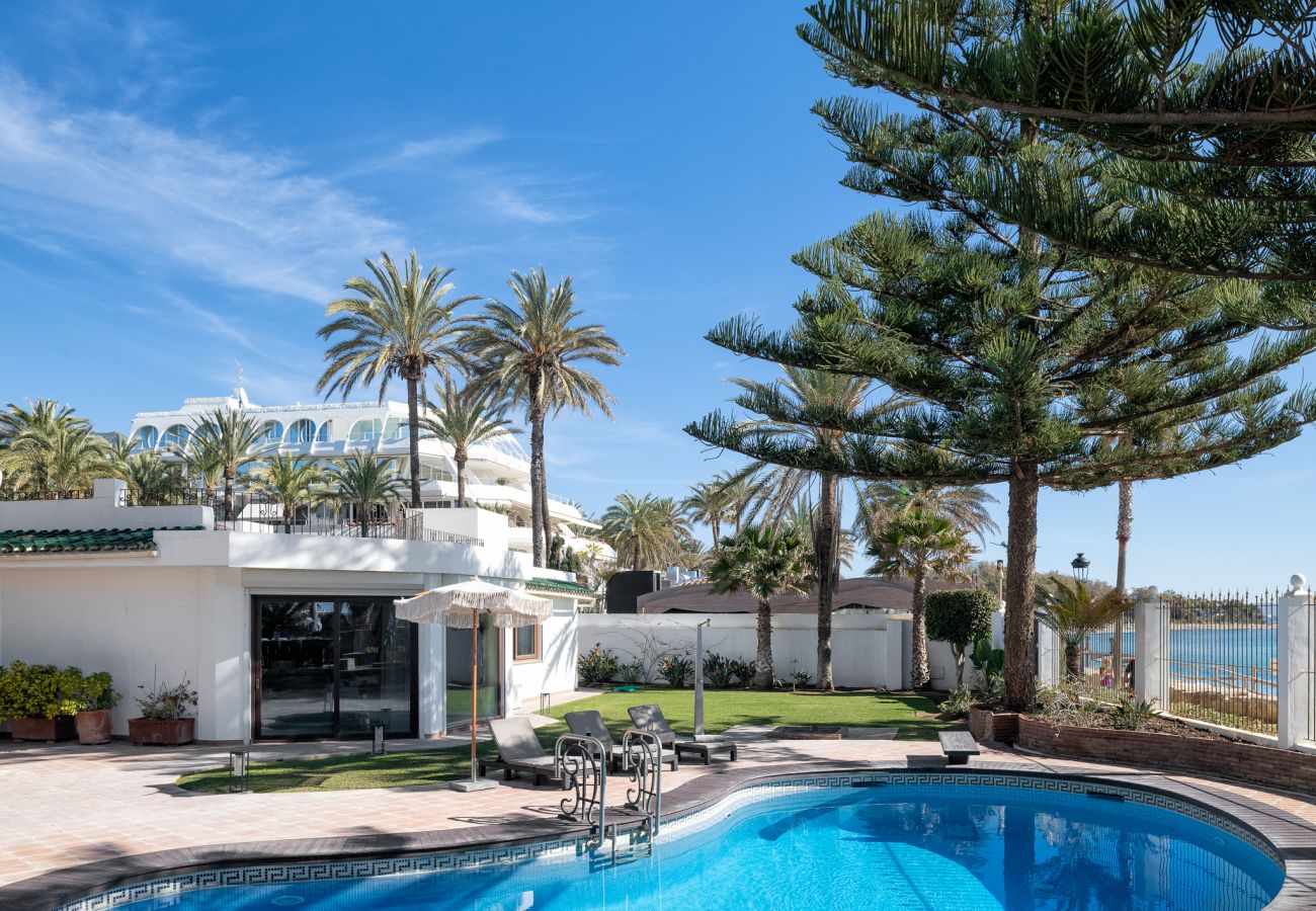 Villa in Marbella - Villa del Agua, right on Marbella's Beach Boulevar