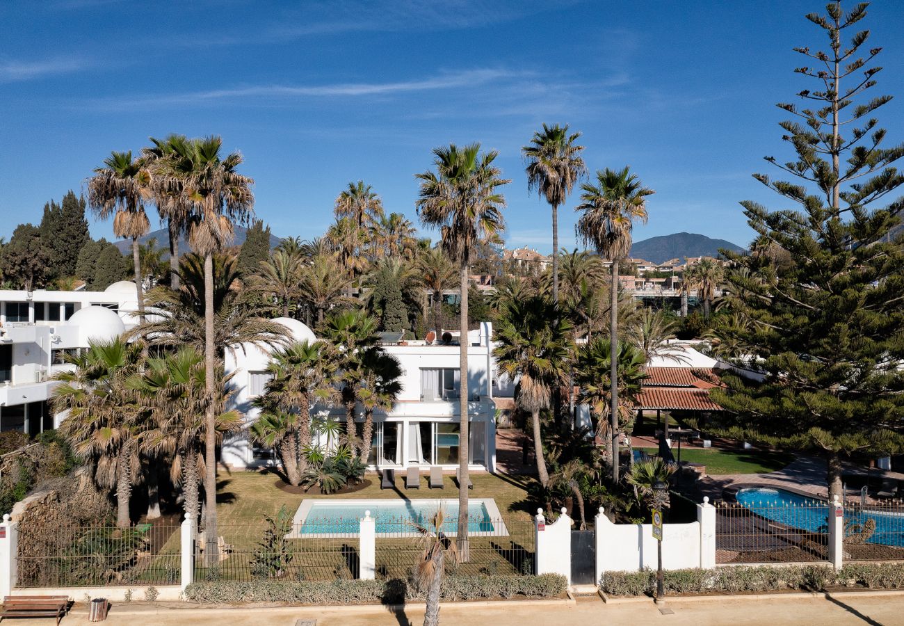 Villa in Marbella - Villa del Agua, right on Marbella's Beach Boulevar