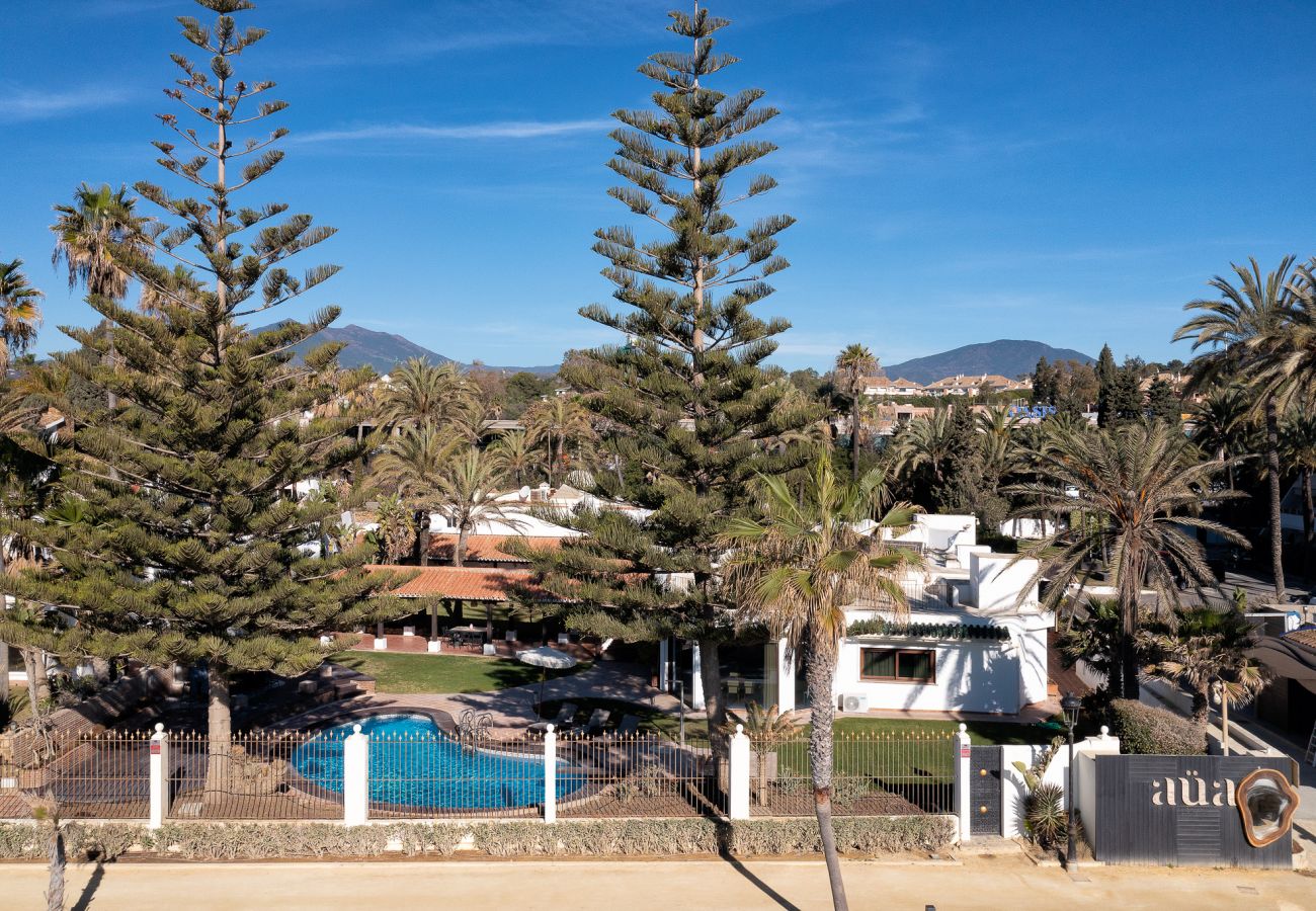 Villa in Marbella - Villa del Agua, right on Marbella's Beach Boulevar