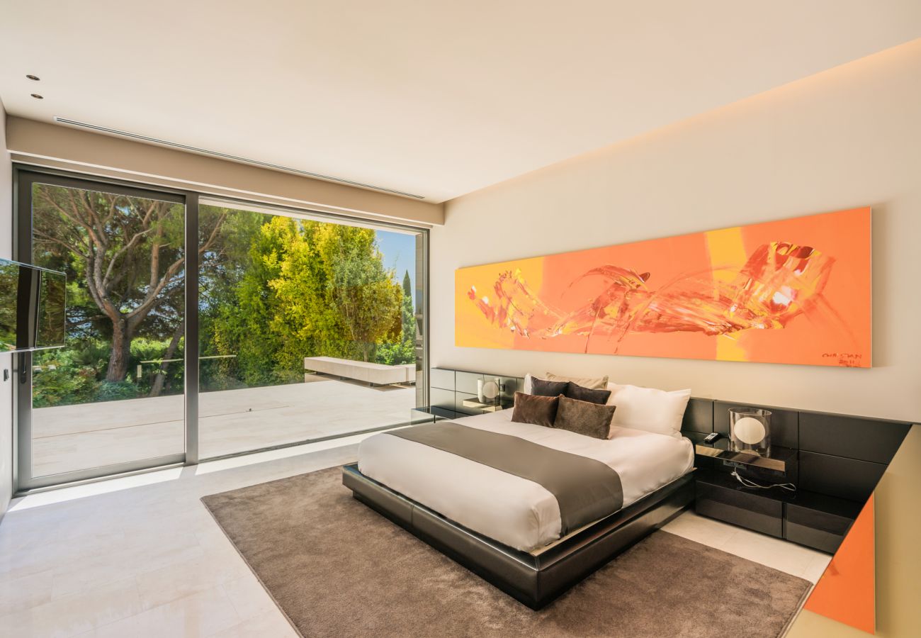 Villa in Marbella - Villa Roca, 8 km from Puerto Banus