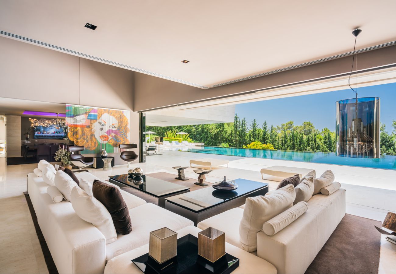 Villa in Marbella - Villa Roca, 8 km from Puerto Banus