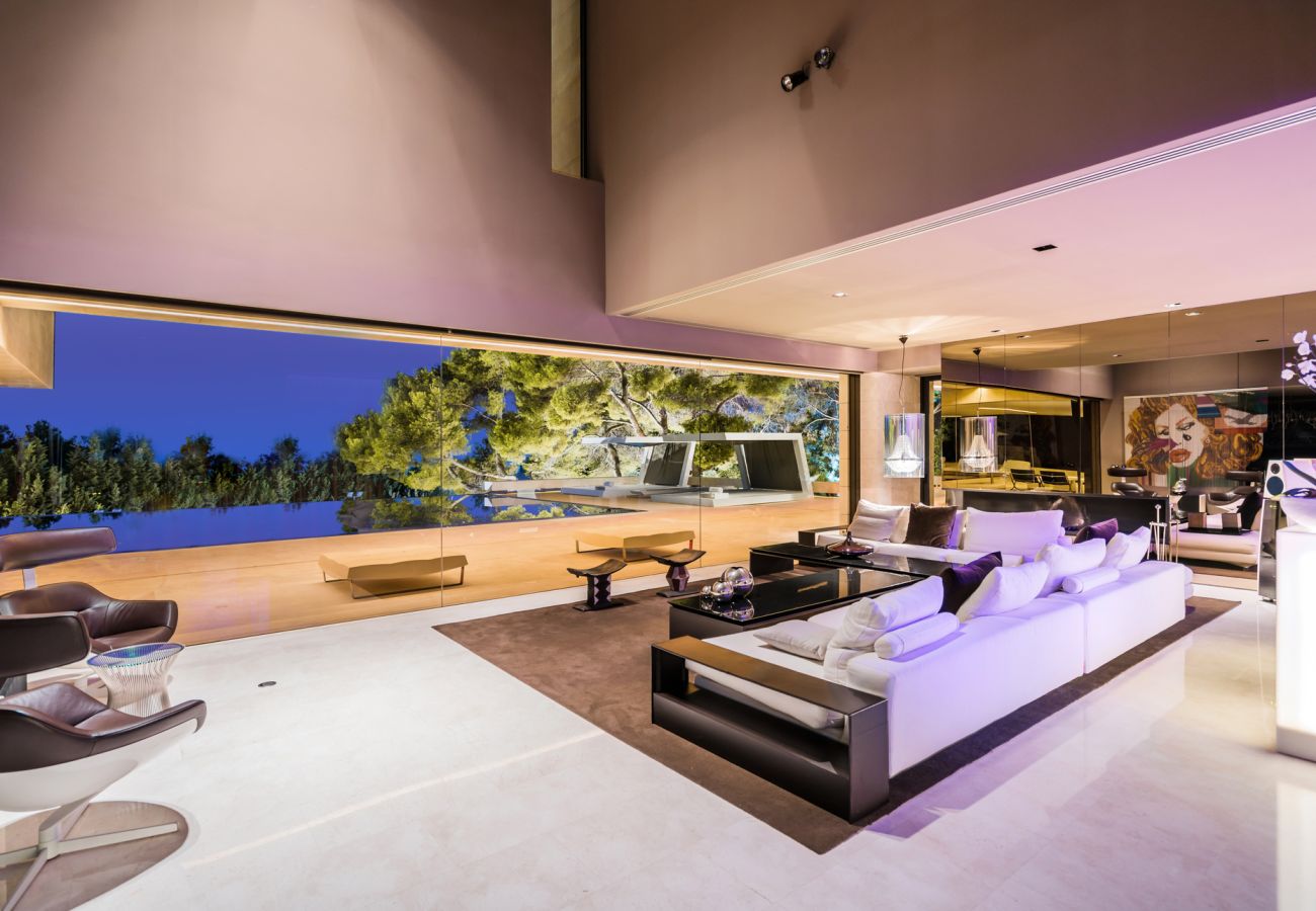 Villa in Marbella - Villa Roca, 8 km from Puerto Banus