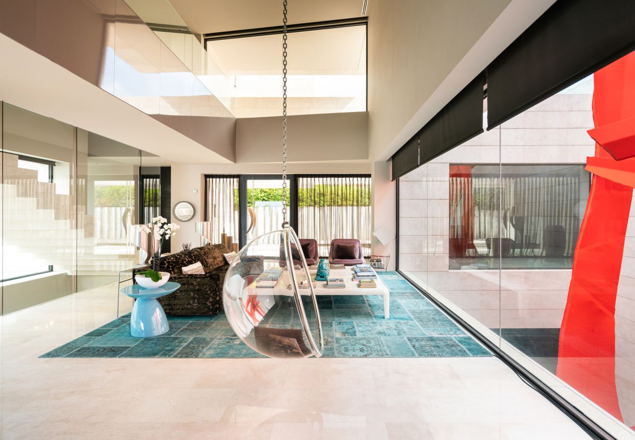 Villa in Marbella - Villa Roca, 8 km from Puerto Banus
