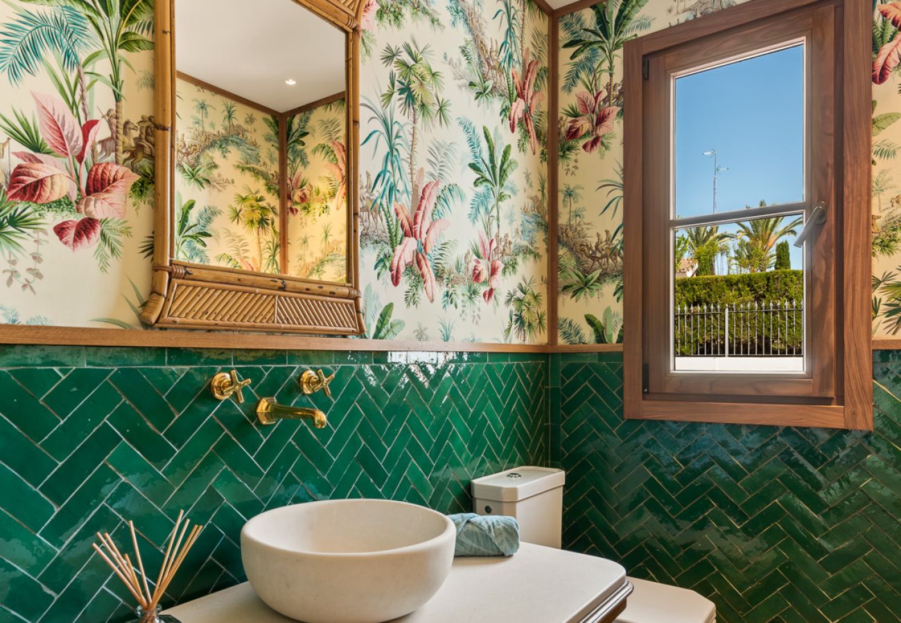 Villa in Marbella - Hacienda la Española, by the Beach