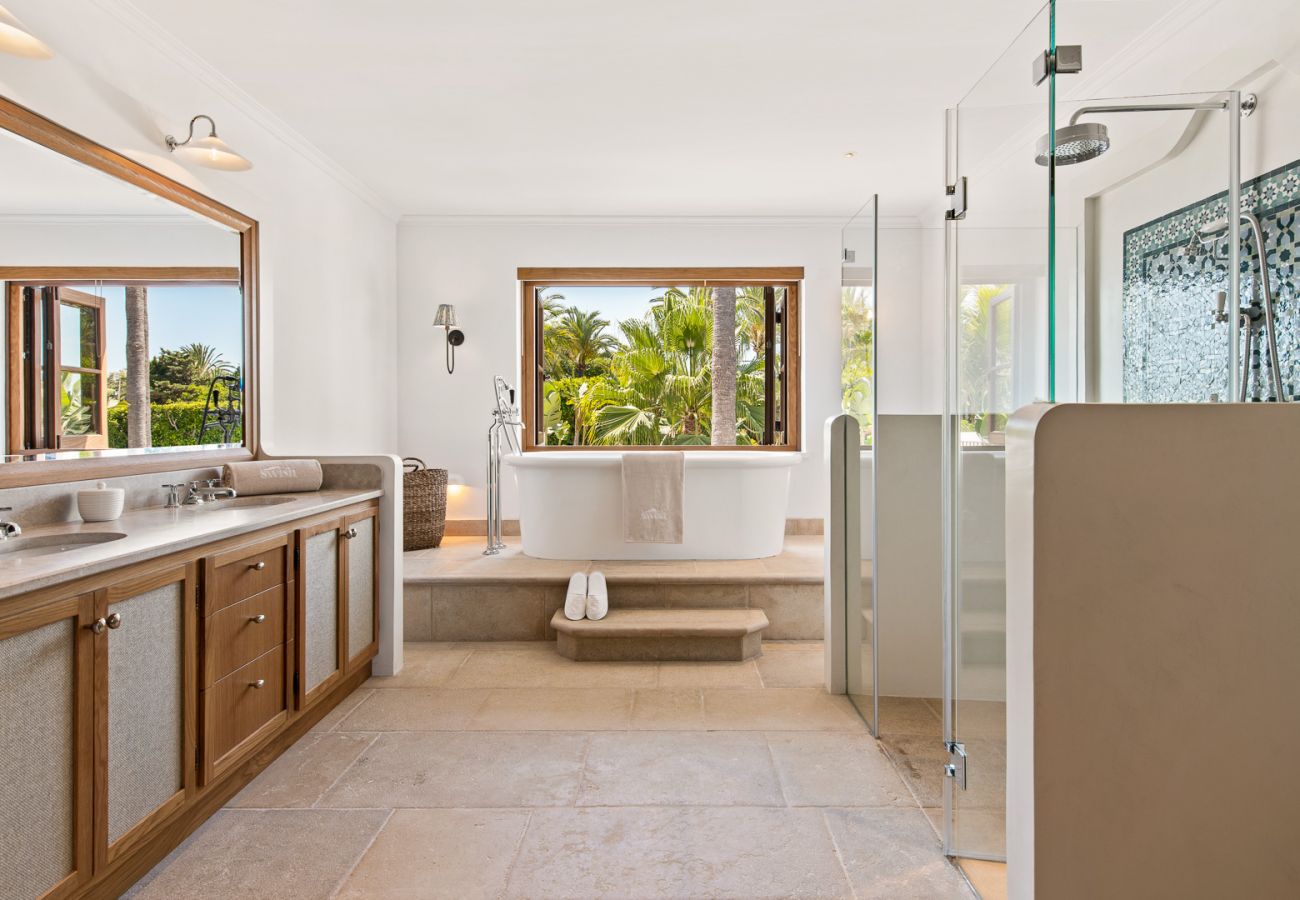 Villa in Marbella - Hacienda la Española, by the Beach