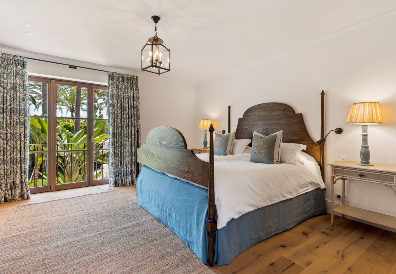 Villa in Marbella - Hacienda la Española, by the Beach